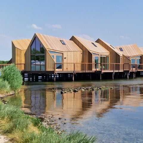 VAKANTIEHUIS 4 personen - Veerse Meersuite (kopwoning camping zijde)
