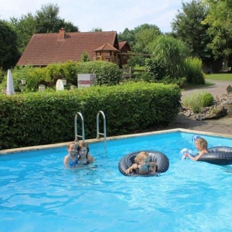 Bungalow 3 personen - Cozy apartment with oven, located in the green Bruchttal