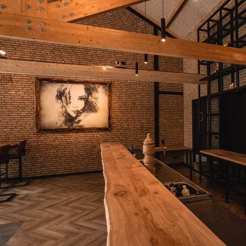 VAKANTIEHUIS 36 personen - Groepsverblijf Stal + 5 comfortabele woningen (36 personen)