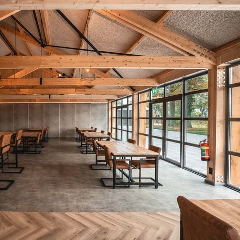 VAKANTIEHUIS 36 personen - Groepsverblijf Stal + 5 comfortabele woningen (36 personen)