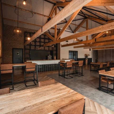 VAKANTIEHUIS 36 personen - Groepsverblijf Stal + 5 comfortabele woningen (36 personen)