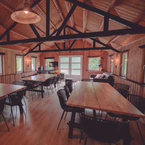 UNIEKE ACCOMMODATIE 16 personen - Groepsverblijf blokhut + 4 vierpersoons tiny houses (16 personen)