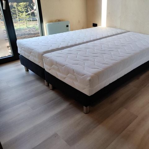UNIEKE ACCOMMODATIE 16 personen - Groepsverblijf blokhut + 4 vierpersoons tiny houses (16 personen)