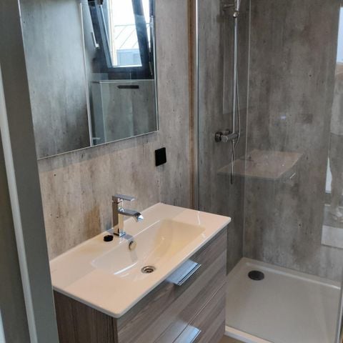 UNIEKE ACCOMMODATIE 16 personen - Groepsverblijf blokhut + 4 vierpersoons tiny houses (16 personen)