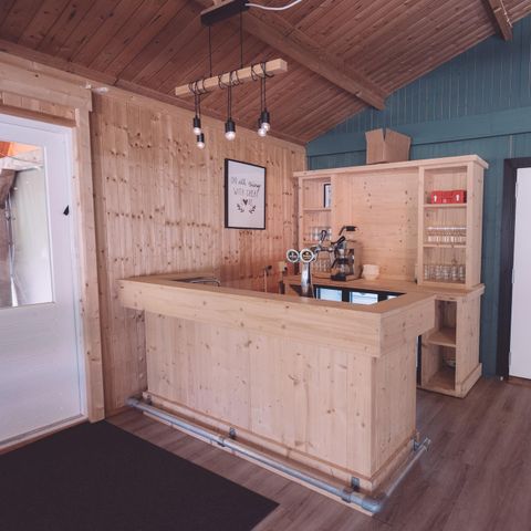 Tiny House 24 personen - Groepsruimte het Strandhuis + 6 Tiny Houses (24 personen)