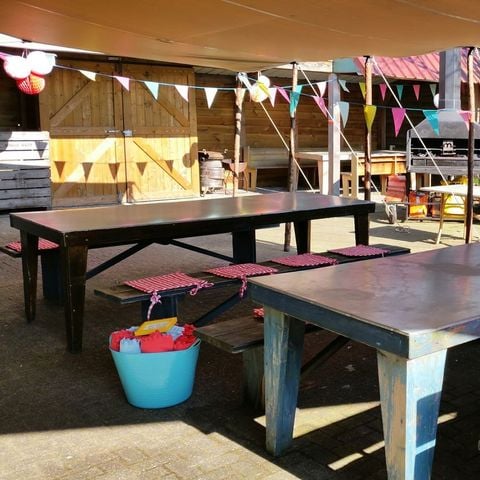 VAKANTIEHUIS 76 personen - Groepsverblijf Kapschuur + 13 vissershuisjes (76 personen)