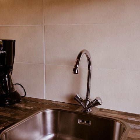 VAKANTIEHUIS 76 personen - Groepsverblijf Kapschuur + 13 vissershuisjes (76 personen)