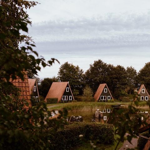 VAKANTIEHUIS 76 personen - Groepsverblijf Kapschuur + 13 vissershuisjes (76 personen)