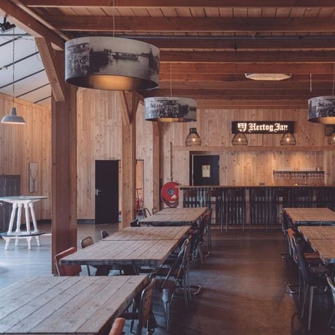 VAKANTIEHUIS 48 personen - Groepsverblijf Kapschuur + 8 vissershuisjes (48 personen)