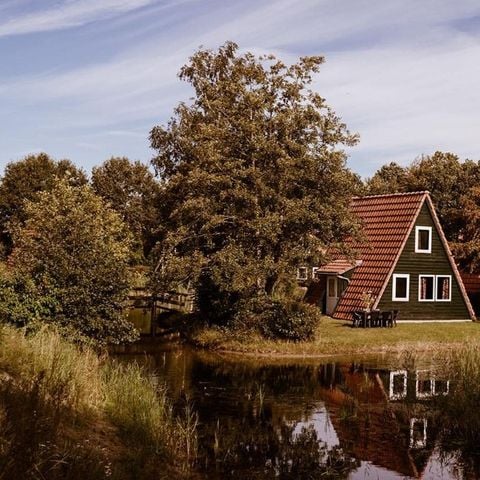 VAKANTIEHUIS 18 personen - Groepsverblijf Grote Blokhut + 3 vissershuisjes (18 personen)