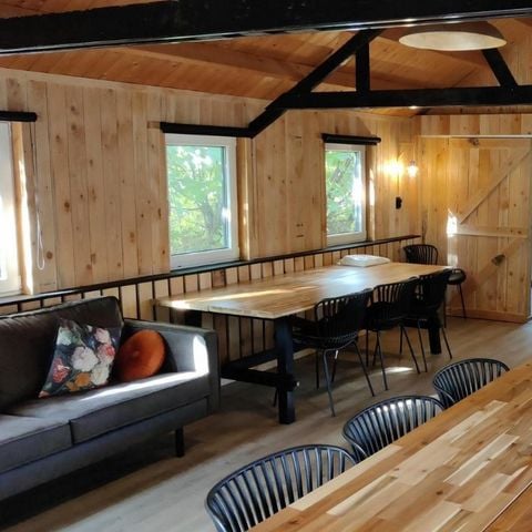 VAKANTIEHUIS 18 personen - Groepsverblijf Grote Blokhut + 3 vissershuisjes (18 personen)