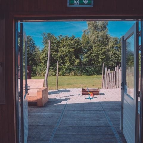 VAKANTIEHUIS 24 personen - Groepsverblijf Strandhuis + 4 vakantiewoningen (24 personen)