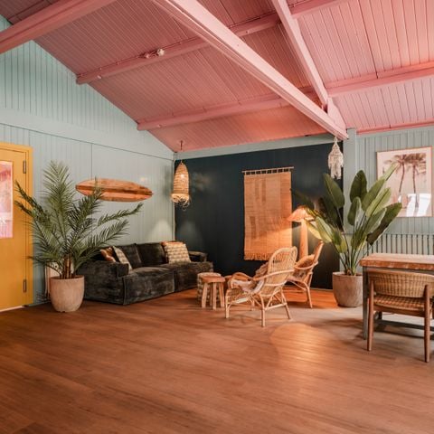 Groepsaccommodatie 24 personen - Groepsverblijf Strandhuis + 4 vakantiewoningen (24 personen)