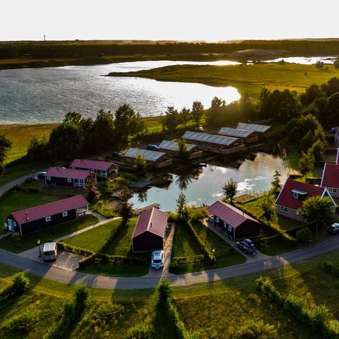 VAKANTIEHUIS 24 personen - Groepsverblijf Strandhuis + 4 vakantiewoningen (24 personen)