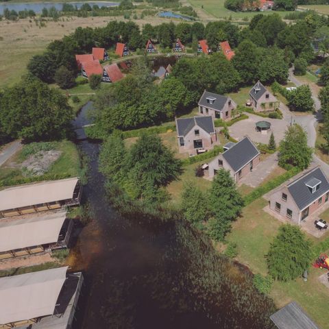VAKANTIEHUIS 24 personen - Groepsverblijf Strandhuis + 4 vakantiewoningen (24 personen)