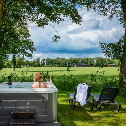 Lodge 2 personen - Panorama Wellnesslodge | jacuzzi, sauna en sunshower