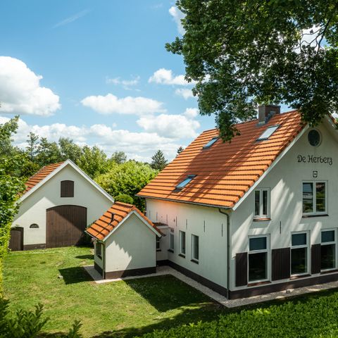 Groepsaccommodatie 20 personen - De Herberg | Privé Bioscoop & Sauna
