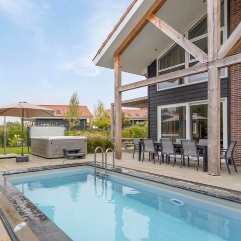 Villa 10 personen - Villa 10 personen (overdekt) zwembad en Wellness (Spa)