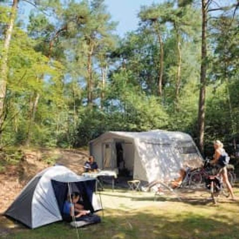 STAANPLAATS - Kampeer/Camperplaats