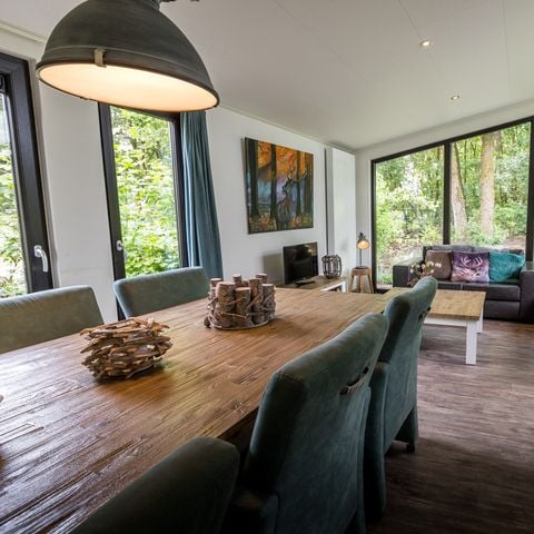 Bungalow 6 personen - Bos Lodge 55 met Hottub