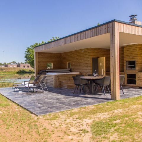 Villa 6 personen - Hertogenvilla Wellness Waterkant