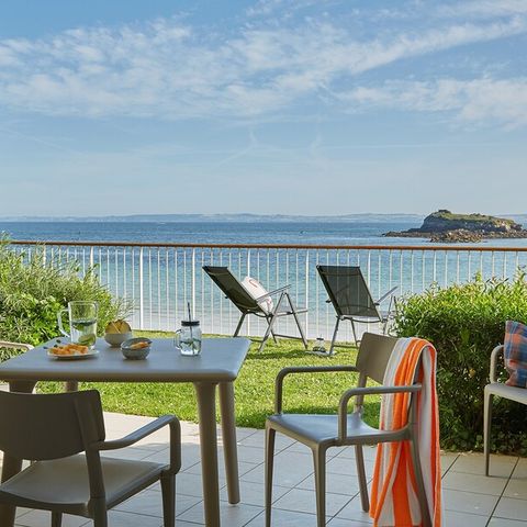 Appartement 4 personen - 1 bedroom - Terrace or balcony - Open sea view - Seafront