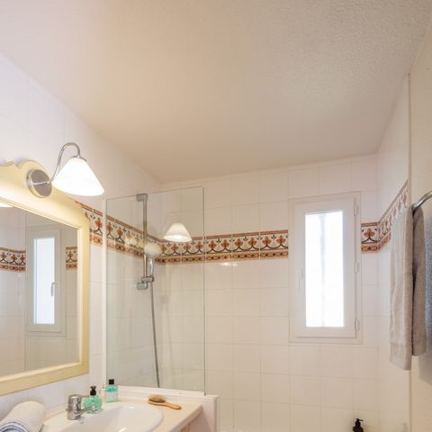 APPARTEMENT 4 personen - - 1 bedroom - Terrace - Garden level