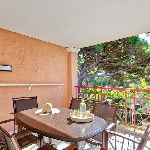 APPARTEMENT 6 personen - 1 slaapkamer + 1 slaapgedeelte - Terras of balkon - Uitzicht op de tuin