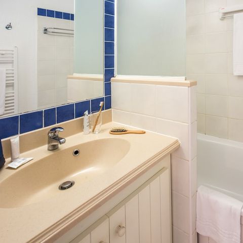 APPARTEMENT 4 personen - - 1 slaapkamer - Balkon - Straatkant