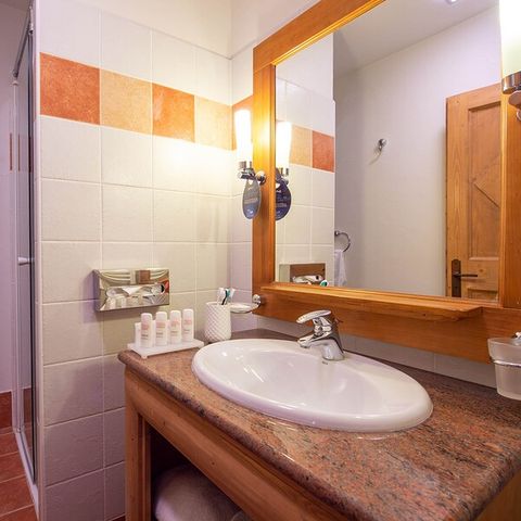 Appartement 6 personen - 2 slaapkamers - Buitenzwembad - Balkon