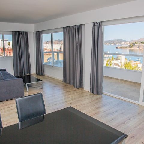 APPARTEMENT 4 personen - (max. 3 adults) Sea View