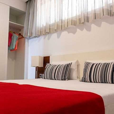 Appartement 6 personen - 2 slaapkamers - Uitzicht op het zwembad