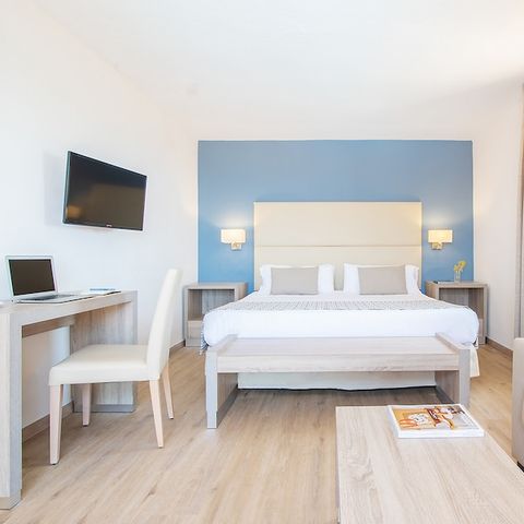 Slaapkamer 2 personen - Superior Tweepersoonskamer - Terras - Uitzicht op Zee - Ontbijt inbegrepen