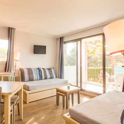 APPARTEMENT 6 personen - - 1 bedroom + 1 sleeping alcove - Terrace or balcony  - air conditionned