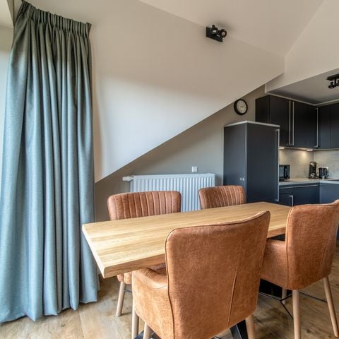 APPARTEMENT 4 personen - stijlvol met uitzicht 2+2