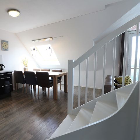 APPARTEMENT 6 personen - sfeervol penthouse direct aan de skipiste