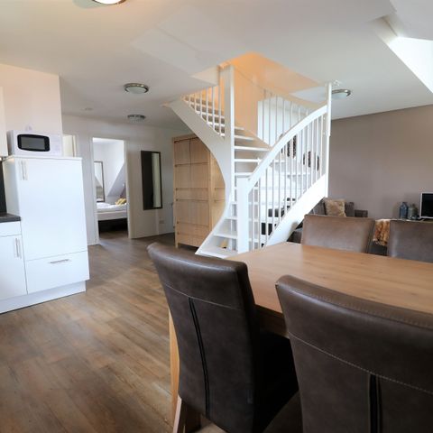 APPARTEMENT 6 personen - sfeervol penthouse direct aan de piste