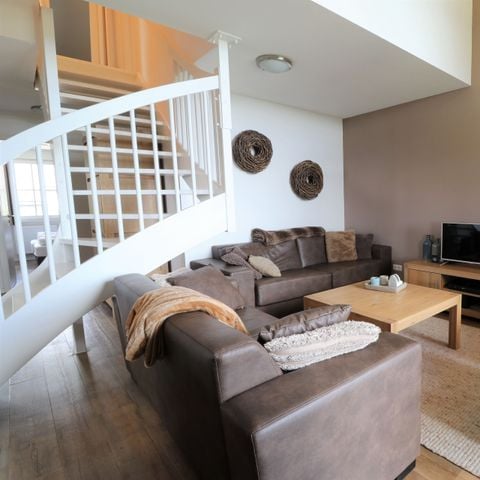 APPARTEMENT 6 personen - sfeervol penthouse direct aan de piste