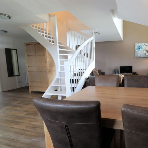 APPARTEMENT 6 personen - sfeervol penthouse direct aan de piste