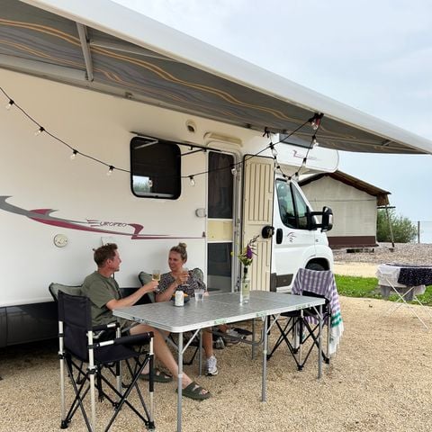 STAANPLAATS - Camper Comfort