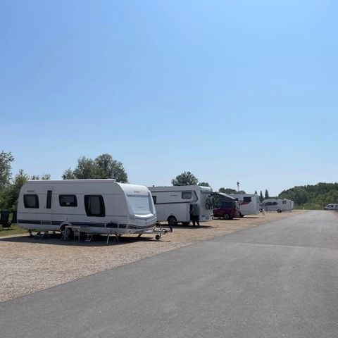 STAANPLAATS - Standaard Caravan