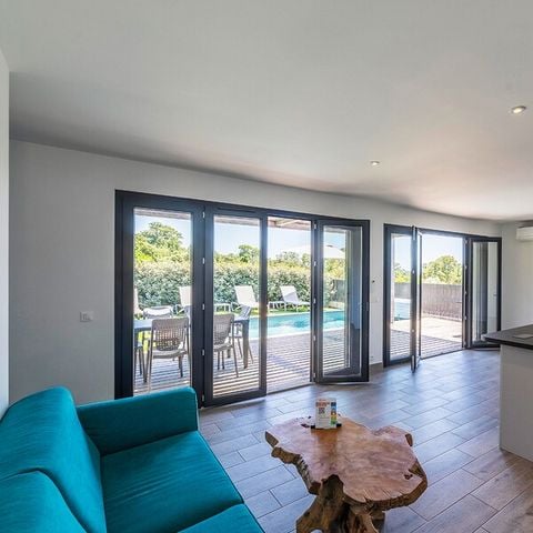 Vakantiehuis 6 personen - - 3 bedrooms - Air conditioned - 7m private swimming pool - Garden