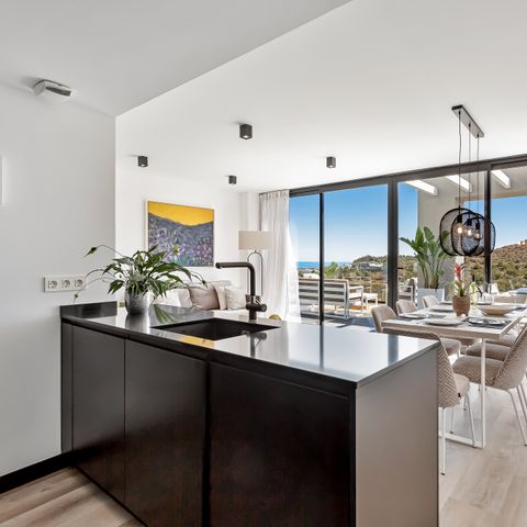 APPARTEMENT 8 personen - with seaview, roofterrace and jacuzzi