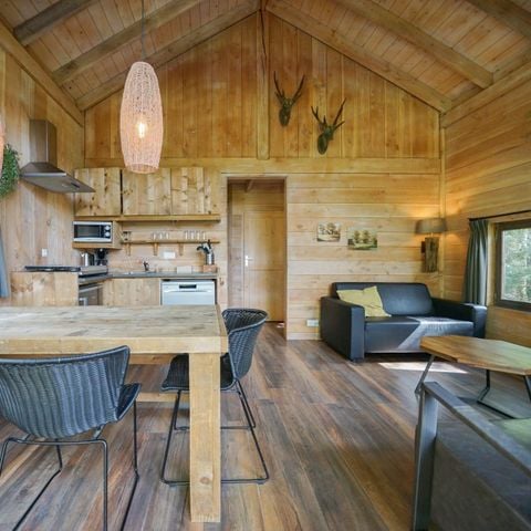 Uniek 6 personen - Boomhut XXL Hottub