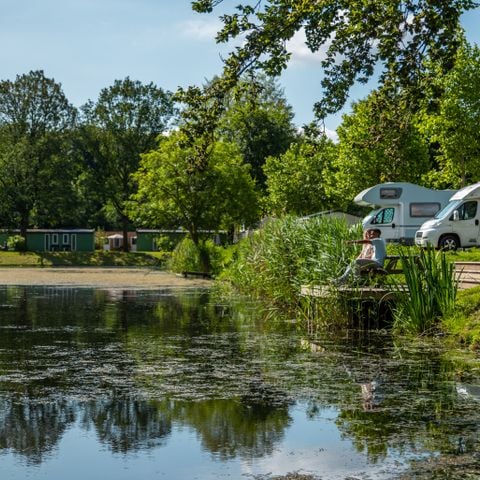 Kampeerplaats - Camperplaats Comfort aan het water
