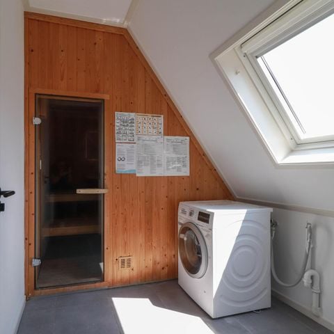 VAKANTIEHUIS 10 personen - Beachvilla Royaal met Wellness bubbelbad & Sauna