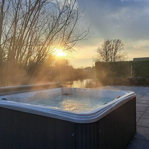 VAKANTIEHUIS 12 personen - Beachvilla XL met Wellness bubbelbad