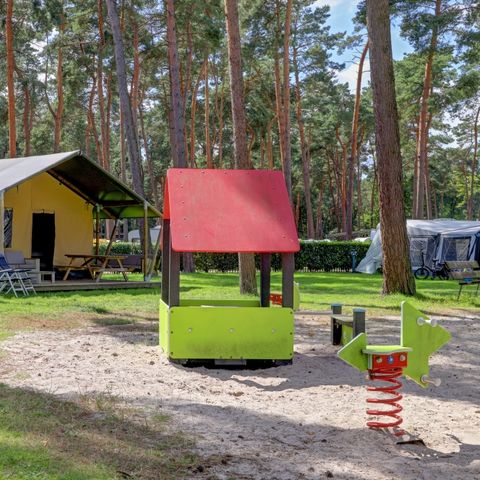 Safaritent 6 personen - incl. sanitair + glijbaan
