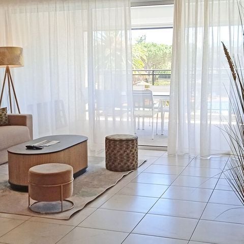 Appartement 6 personen - 2 slaapkamers - Uitzicht op zwembad & golf - Loggia
