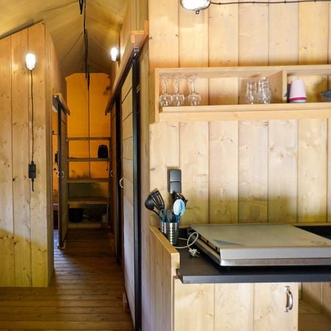 Safaritent 6 personen - incl. sanitair 9
